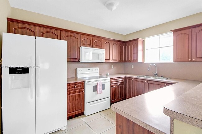 Photo - 3920 SW 89th Ct Unit B