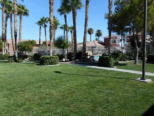 Building Photo - We Pay Referrals - A Move-In Ready Condo!