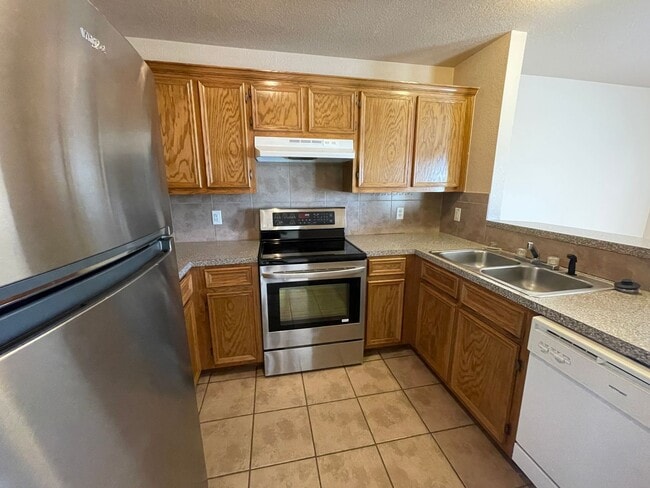 Photo - 614 Bermuda St Unit B