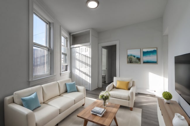 Building Photo - 4913 Yew St Unit 2