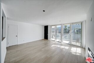 Photo - 15 Spinnaker St