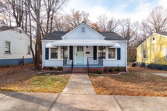 Building Photo - Fantastic Renovation! 2 Bed, 1 Bath home i...