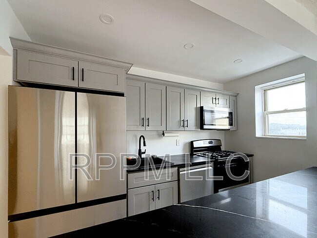 Photo - 19-31 Lyons Ave #612 Unit 612