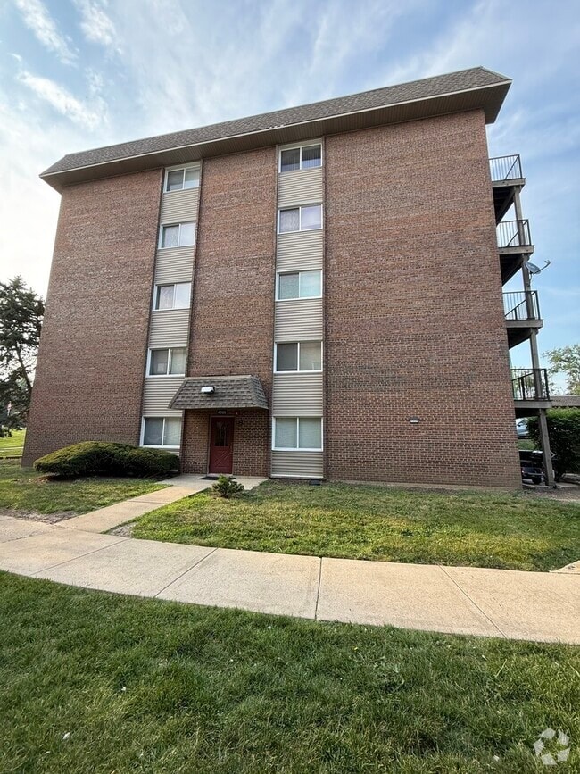 Building Photo - 4508 Beau Monde Dr Unit 5 Rental