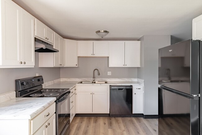 Building Photo - 4944 Fairway Ct Unit 4944 Fairway Ct