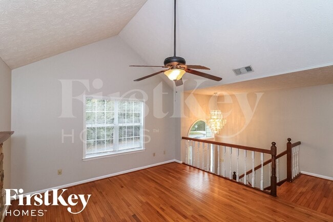 Photo - 2905 Navajo Cir