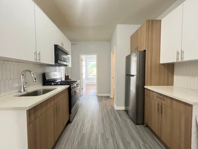 Building Photo - 42 Storms Ave Unit 1L