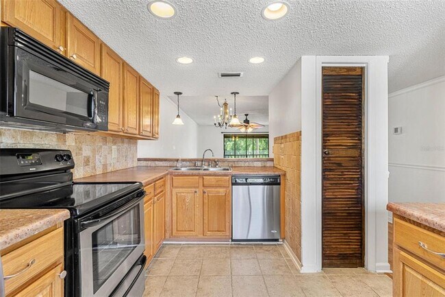 Photo - 108 Woodlands Ct Unit 108