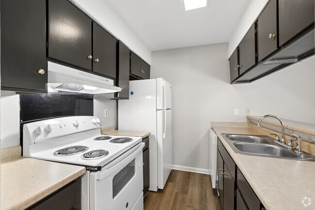 Loft - 1BR, 1BA - 738SF - Kitchen