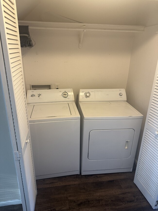 Photo - 4885 Basswood Dr