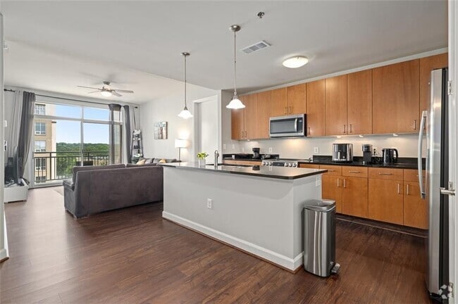 Building Photo - 711 Cosmopolitan Dr NE Unit 600 Rental