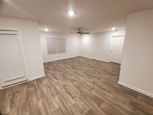 Photo - Newer 4 Bedroom, 2 Bath Smart Home located in the perfect location of Pensacola!