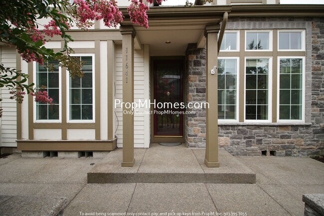 Photo - 11641 SW Grenoble St