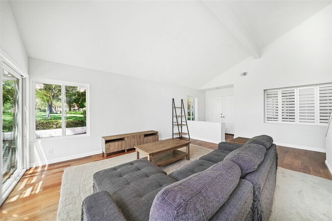 Photo - 20 San Ramon Dr
