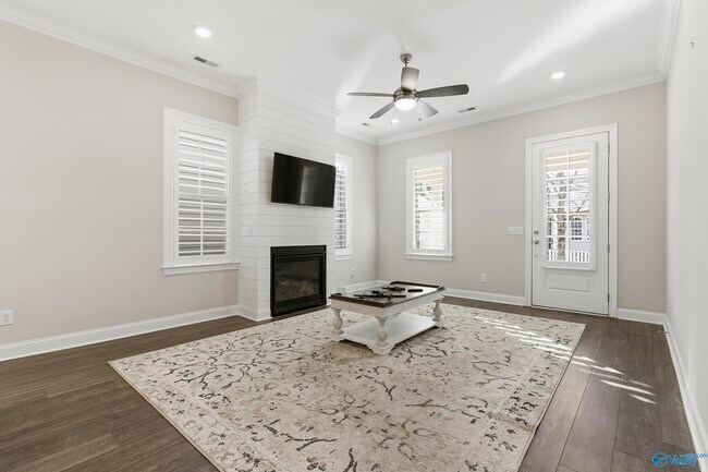 Photo - 125 Bur Oak Dr