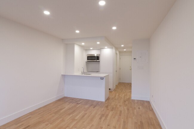 Photo - 3460 Rue Durocher Unit 602