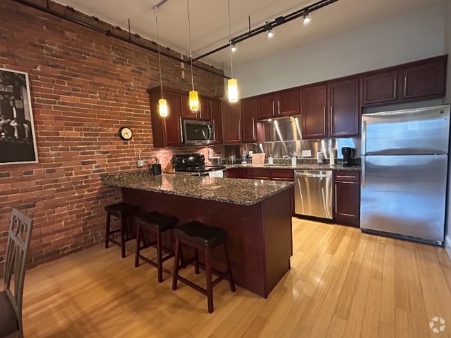 Building Photo - 61 Market St Rental