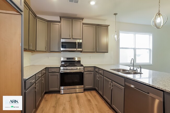 Photo - 711 Courtland Dr