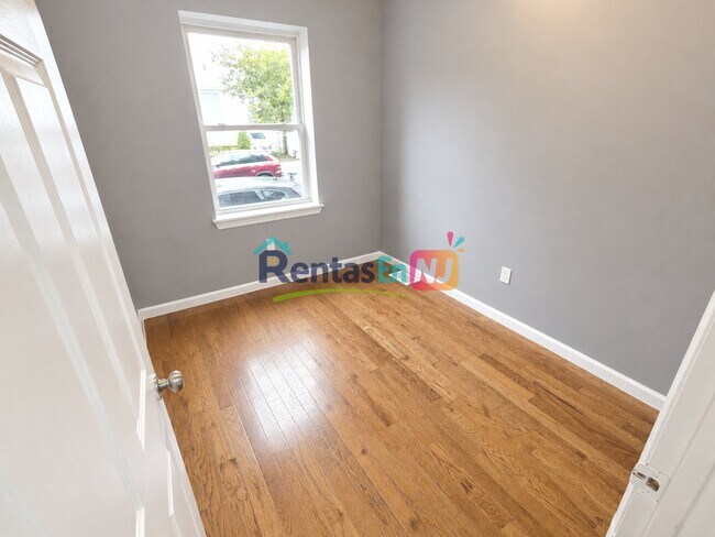 Photo - 49-51-51 Brookdale Ave Unidad 1F