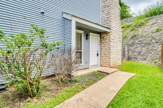 Photo - 6901 Old Quarry Ln