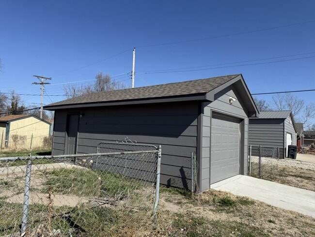 Photo - 2256 S Bonn St