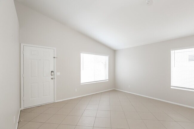 Photo - 5033 E Covina St