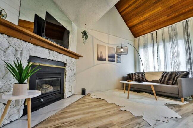 Photo - 961 Dewdney Way Unité SI ID1526906P