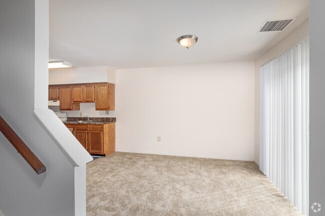 2BR, 1BA - 877SF - Palmer
