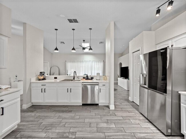 Photo - 117 Rachel Lin Ln