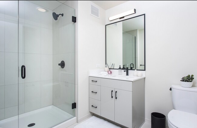 Photo - 230 N Michigan Ave