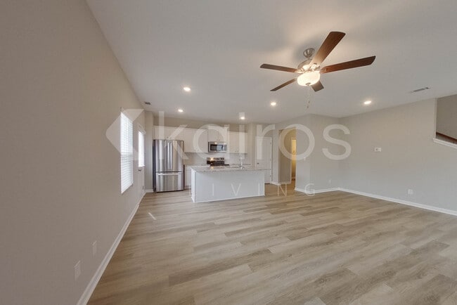 Photo - 933 Silent Barge Cv