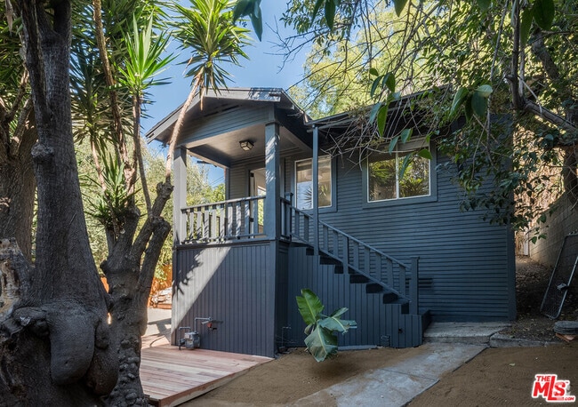 Building Photo - 4013 Sunset Dr Rental