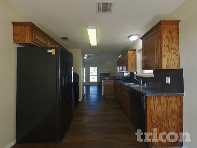 Photo - 621 Babbling Brook Dr