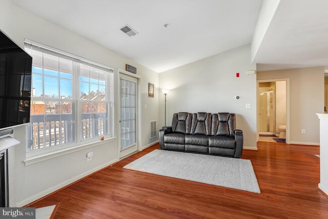 Photo - 521 Constellation Square SE Unit J