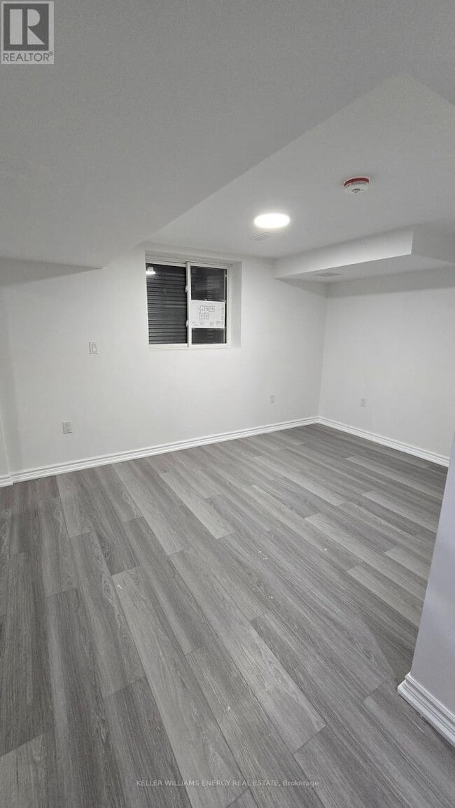 Photo - 36 Crombie St