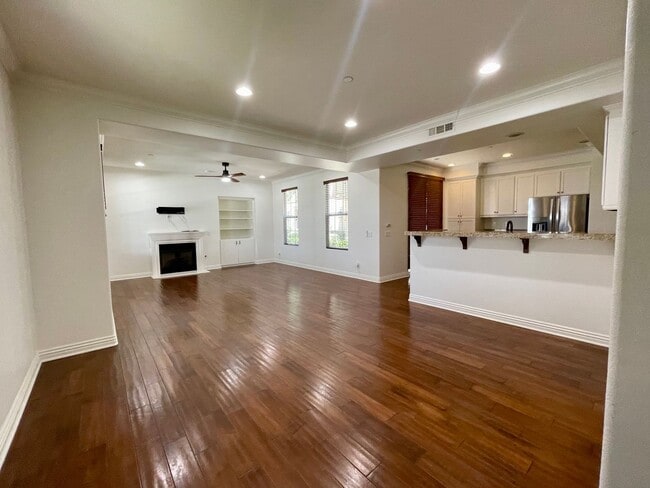 Building Photo - Welcome to your dream home in the heart of Tustin 92782!