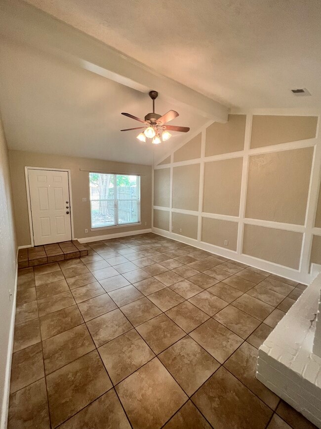 Photo - 2302 W Creek Ln