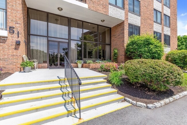 Photo - 51 Melrose St Unit 5E