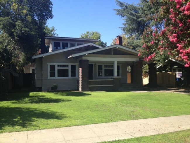 Building Photo - 734 E Peralta Wy