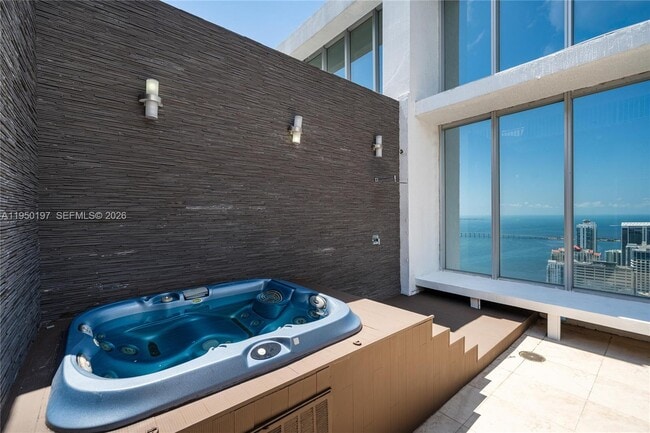 Photo - 495 Brickell Ave Unidad 5705