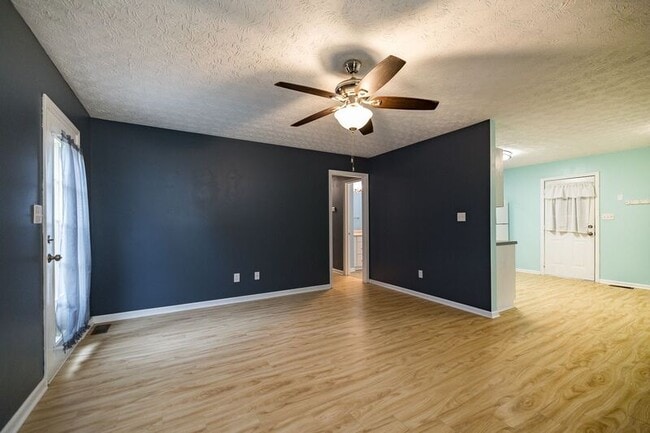 Photo - 357 Mary Alice Dr