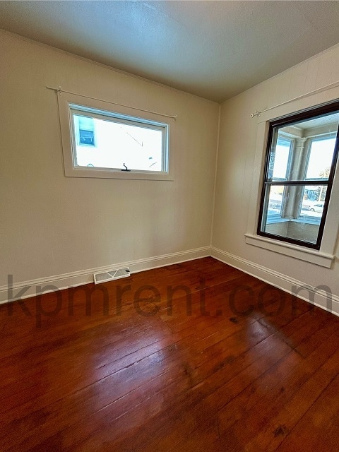 Photo - 606 5th Pl SE