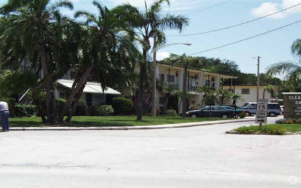 Disston Place - Disston Place Apartments