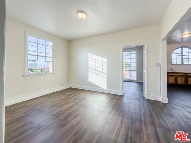 Building Photo - 3506 W Pico Blvd Unit 7