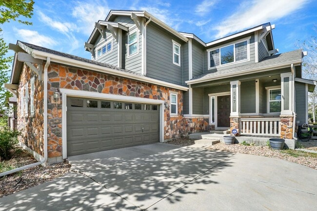 Building Photo - Spectacular 4 bed 3 bed massive home
