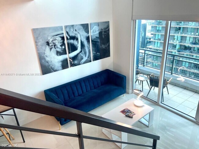 Photo - 1 br, 1.5 bath Condo - 60 SW 13th St Apt 3212 Unit Apt 3212