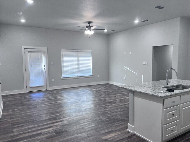 Photo - 5506 122nd Street