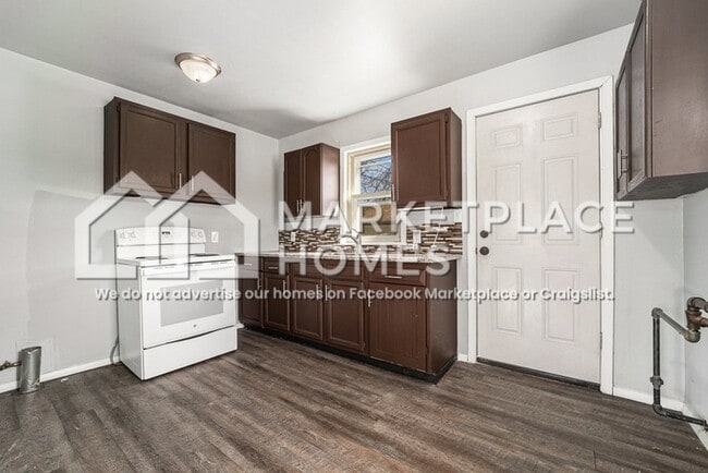 Photo - 5993 John Daly St