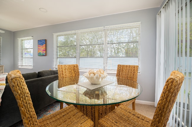 Photo - 620 SE 47th St Unidad 2