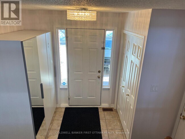 Photo - 155 Gladeview Private